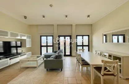 Apartment - 1 Bedroom - 2 Bathrooms for rent in Carnaval - Qanat Quartier - The Pearl Island - Doha