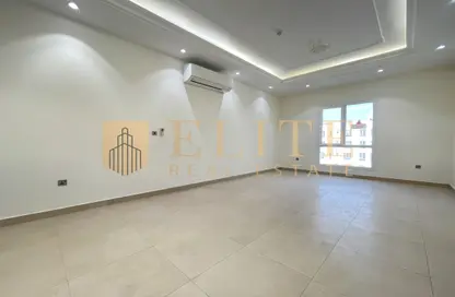 Apartment - 2 Bedrooms - 3 Bathrooms for rent in Al Nasr Street - Al Nasr - Doha