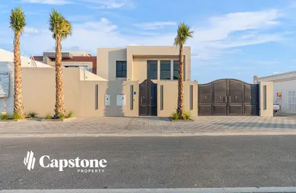 Villa - 6 Bedrooms for sale in Umm Qarn - Al Daayen
