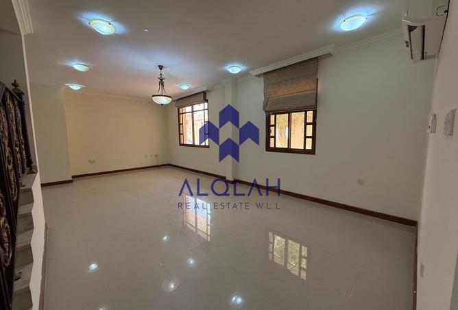 966915 - Property Image 3