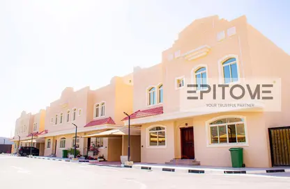 Villa - 4 Bedrooms - 5 Bathrooms for rent in Souk Al gharaffa - Al Gharrafa - Doha