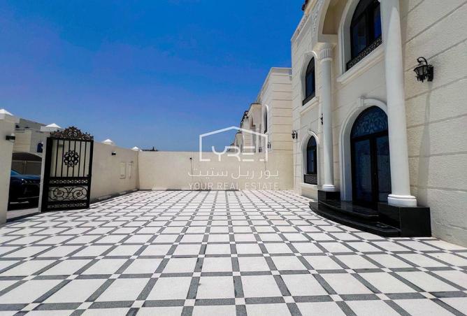906815 - Property Image 2