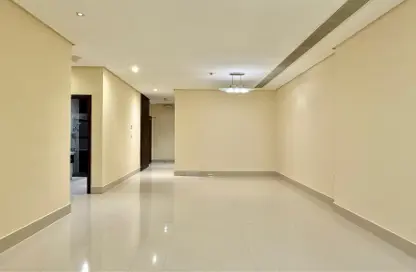 Apartment - 2 Bedrooms - 2 Bathrooms for rent in Marina Tower 12 - Marina District - Lusail