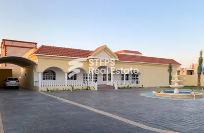 Villa - 3 Bedrooms - 6 Bathrooms for rent in Umm Abirieh - Al Shamal