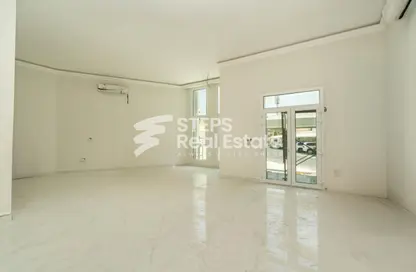 Villa - 5 Bedrooms - 6 Bathrooms for sale in Al Hanaa Street - Al Gharrafa - Doha