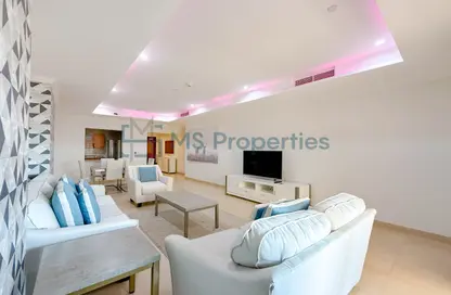Apartment - 1 Bedroom - 2 Bathrooms for rent in West Porto Drive - Porto Arabia - The Pearl Island - Doha