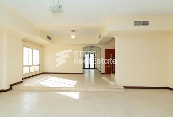 955523 - Property Image 2