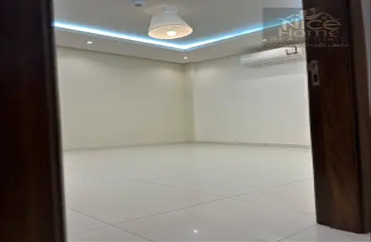 صورة لـ غرفة فارغة شقة - 2 غرف نوم - 2 حمامات للايجار في مدينة خليفة جنوب - مدينة خليفة - الدوحة ، صورة رقم 1