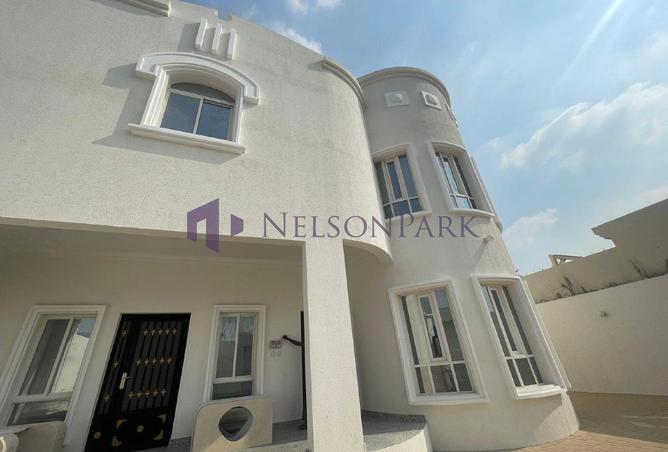 979451 - Property Image 2