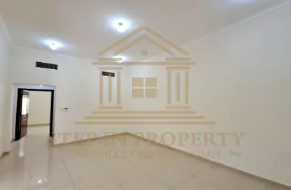 Compound - 4 Bedrooms - 5 Bathrooms for rent in Souk Al gharaffa - Al Gharrafa - Doha