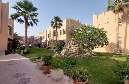 مجمع سكني - 5 غرف نوم - 6 حمامات للايجار في شارع بحيرة الخليج الغربي - بحيرة وست لاجون - الدوحة