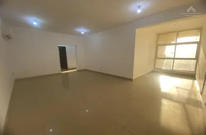Apartment - 2 Bedrooms - 2 Bathrooms for rent in Fereej Kulaib - Doha