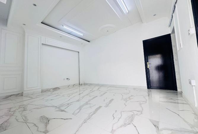 996198 - Property Image 2