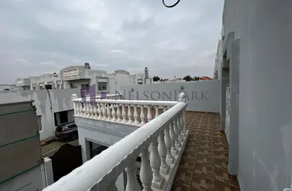 Compound - 4 Bedrooms - 4 Bathrooms for rent in Al Sadd Road - Al Sadd - Doha