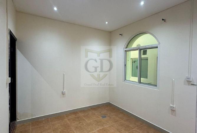 985244 - Property Image 2