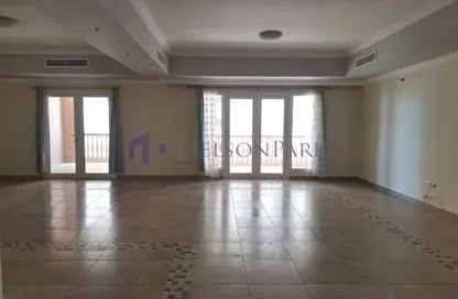 Apartment - 2 Bedrooms - 3 Bathrooms for rent in Tower 9 - Porto Arabia - The Pearl Island - Doha