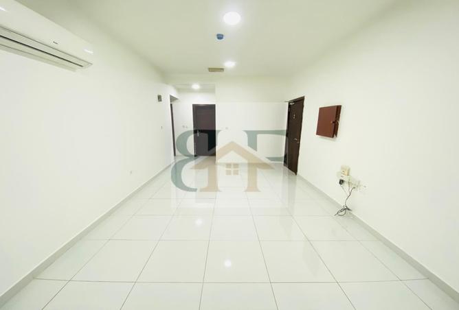 983627 - Property Image 2