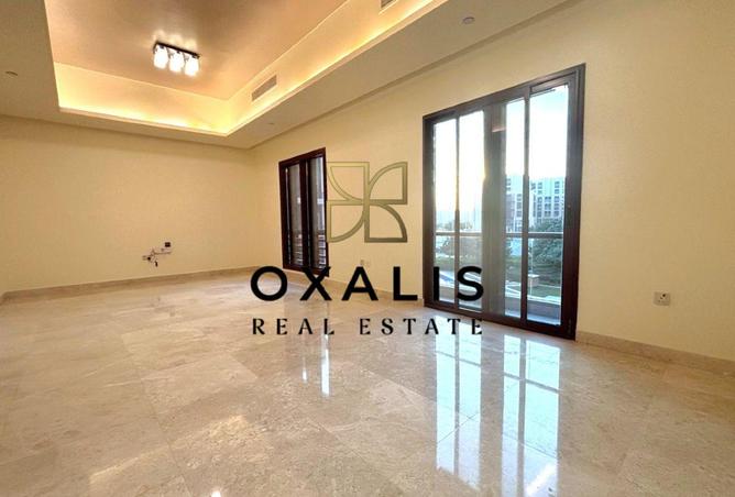 967477 - Property Image 2