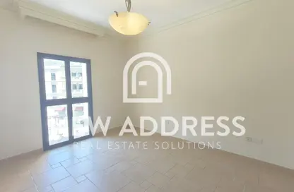 Apartment - 2 Bedrooms - 2 Bathrooms for rent in Qanat Quartier - The Pearl Island - Doha