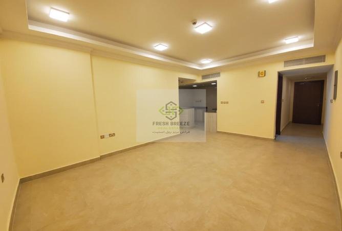 979834 - Property Image 2