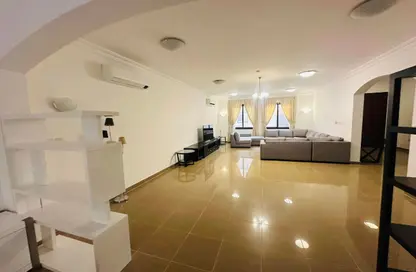 مجمع سكني - 5 غرف نوم - 6 حمامات للايجار في شارع الوعب - الوعب - الدوحة مجمع سكني - 5 غرف نوم - 6 حمامات للايجار في شارع الوعب - الوعب - الدوحة