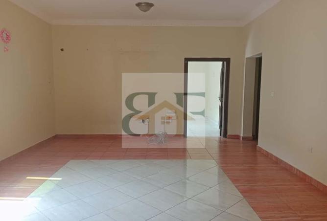 952751 - Property Image 2