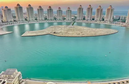 شقة - غرفة نوم - 2 حمامات للايجار في ابراج المتحدة - فيفا بحرية - جزيرة اللؤلؤة - الدوحة