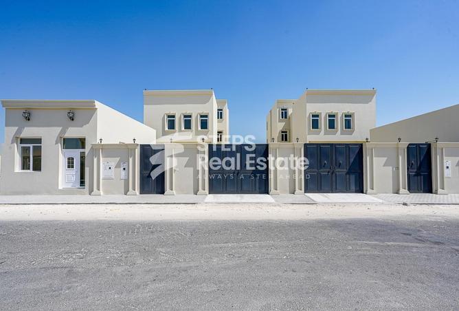Villa - 7 Bedrooms - 7+ Bathrooms for sale in Umm Al Seneem Street - Ain Khaled - Doha