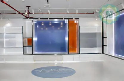 Retail - Studio for rent in Burj Al Marina - Marina District - Lusail