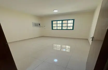 Apartment - 2 Bedrooms - 2 Bathrooms for rent in Umm Ghuwailina 4 - Umm Ghuwailina - Doha