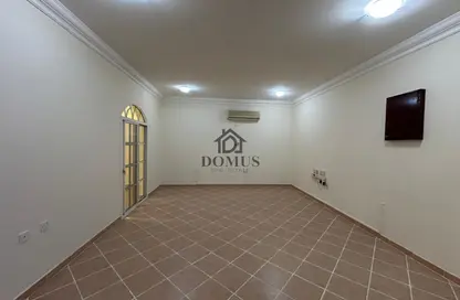 Apartment - 2 Bedrooms - 3 Bathrooms for rent in Tadmur Street - Old Airport Road - Doha