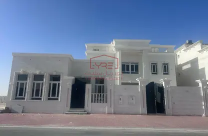 فيلا - 8 غرف نوم - 8 حمامات للبيع في مول قطر - روضة الجهانية - الدوحة