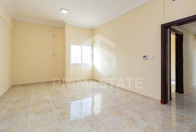 954705 - Property Image 2