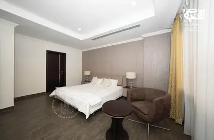 Room / Bedroom image for: Apartment - 1 Bedroom - 2 Bathrooms for rent in Regency Pearl 2 - Regency Pearl 2 - The Pearl Island - Doha, Image 1