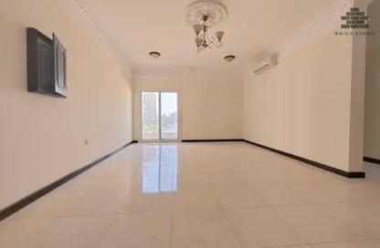 Apartment - 2 Bedrooms - 2 Bathrooms for rent in Al Jazeera Street - Fereej Bin Mahmoud North - Fereej Bin Mahmoud - Doha