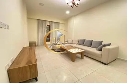 Apartment - 2 Bedrooms - 3 Bathrooms for rent in Ramada Commercial Building - Al Rawabi Street - Al Muntazah - Doha