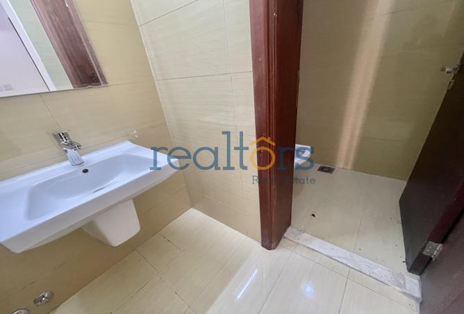 930502 - Property Image 3