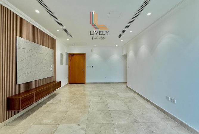 957403 - Property Image 2