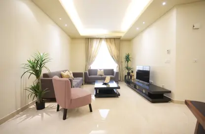 Apartment - 2 Bedrooms - 3 Bathrooms for rent in Al Sadd Road - Al Sadd - Doha