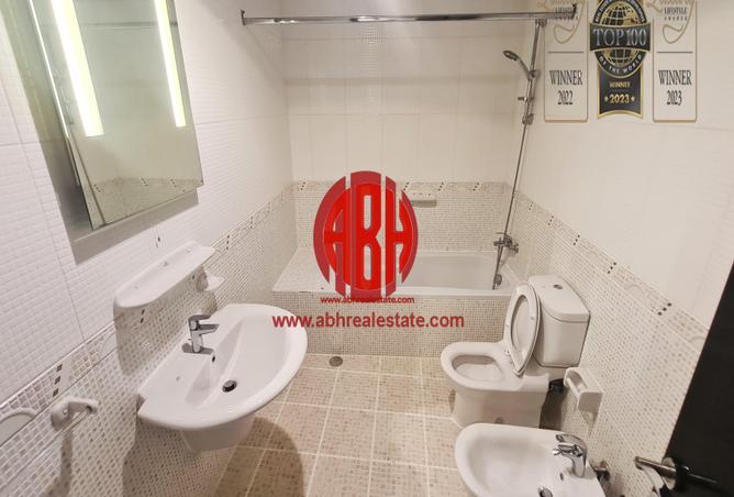 Apartment - 2 Bedrooms - 2 Bathrooms for rent in Burj Doha - West Bay - West Bay - Doha