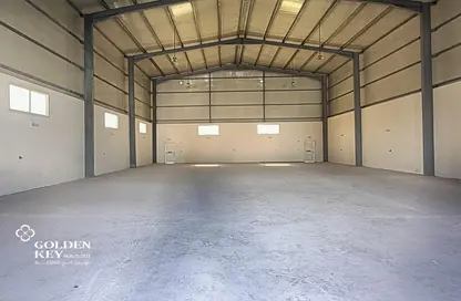 Warehouse - Studio - 2 Bathrooms for sale in East Industrial Street - Birkat Al Awamer - Al Wakra