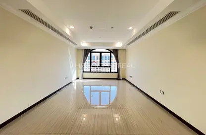 Apartment - 2 Bedrooms - 3 Bathrooms for rent in East Porto Drive - Porto Arabia - The Pearl Island - Doha