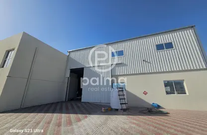 مخزن - استوديو - 8 حمامات للايجار في شارع الصناعية الشرقي - بركة العوامر - الوكرة