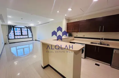 Apartment - 2 Bedrooms - 2 Bathrooms for rent in East Porto Drive - Porto Arabia - The Pearl Island - Doha