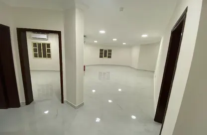 Apartment - 3 Bedrooms - 3 Bathrooms for rent in Al Muntazah Street - Al Muntazah - Doha