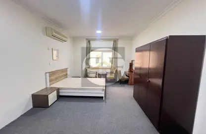 Apartment - 1 Bedroom - 1 Bathroom for rent in Umm Ghwailina Comm - Umm Ghuwalina - Umm Ghuwailina - Doha
