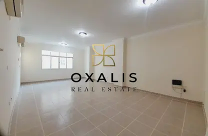 شقة - 3 غرف نوم - 3 حمامات للايجار في شارع انس - فريج بن محمود الشمالي - فريج بن محمود - الدوحة