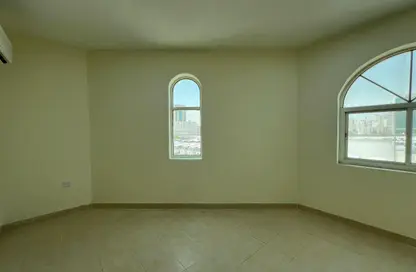 Apartment - 3 Bedrooms - 2 Bathrooms for rent in Salaja Street - Doha Al Jadeed - Doha