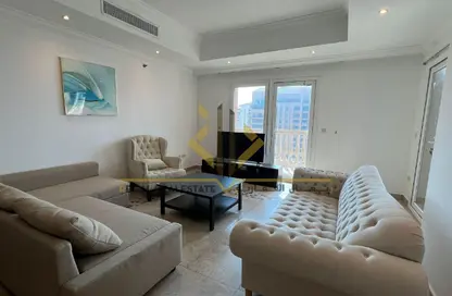 شقة - 2 غرف نوم - 2 حمامات للايجار في طريق بورتو الشرقي - بورتو أرابيا - جزيرة اللؤلؤة - الدوحة