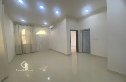 Compound - 4 Bedrooms - 3 Bathrooms for rent in Muraikh - AlMuraikh - Doha